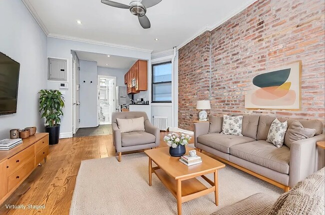 Building Photo - 248 Mott St