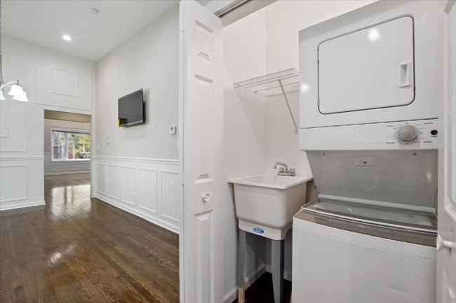 Photo - 7836 S Kingston Ave Unidad 2
