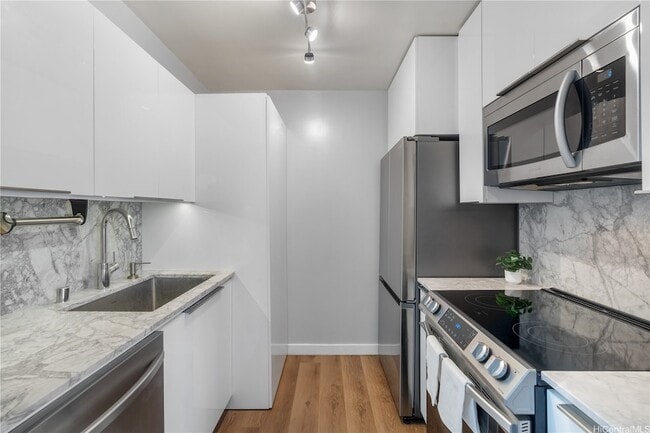 Photo - 400 Hobron Ln