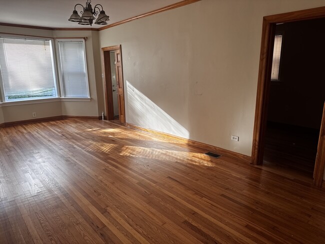 Photo - 3441 N Ridgeway Ave Unit 1