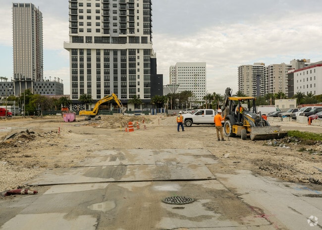 Photo - BEZEL MIAMI WORLDCENTER