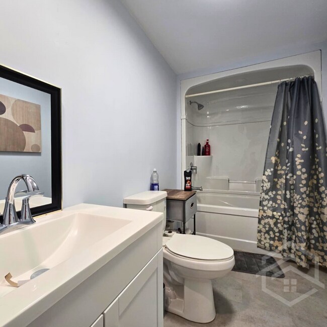 Photo - Fresh 1-Bedroom Apartment in Norwich!! Unit F