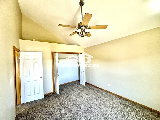 1228 SE Village View Ln