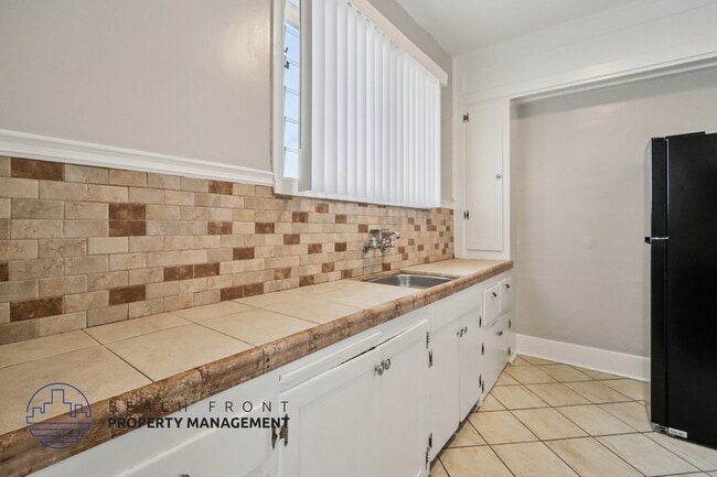 Photo - 1141 Pine Ave