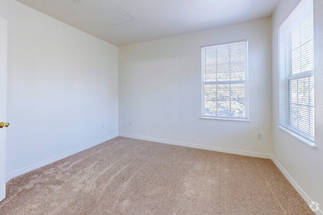 1BR, 1BA - 719SF - Bedroom - Tiburon Apartments