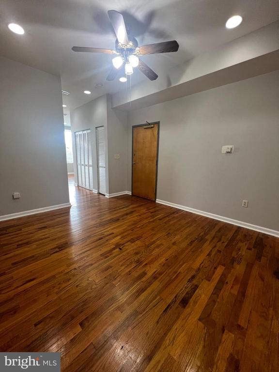 Building Photo - 1408 W Franklin St Unit 2