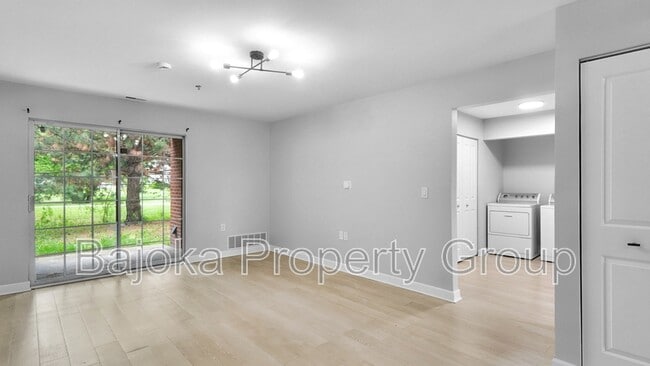 Photo - 4434 Trumbull-9
