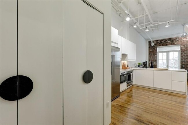 Photo - 3235 Roswell Rd NE Unit 703