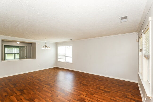 Photo - 2894 Edgewater St SW