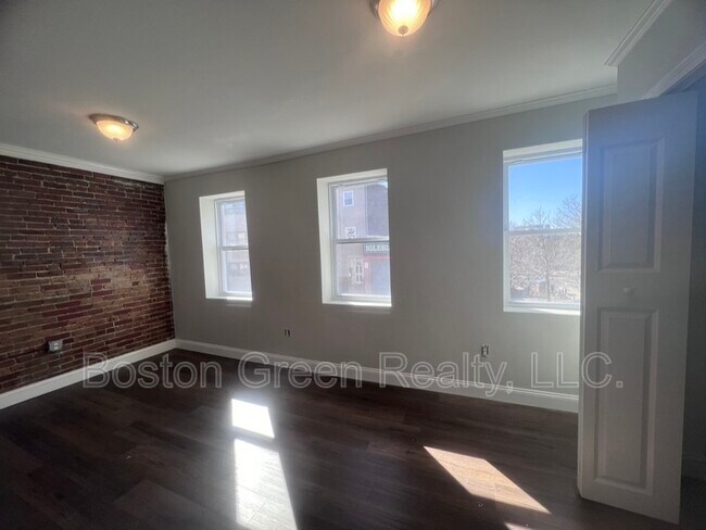 Photo - 315 Meridian St