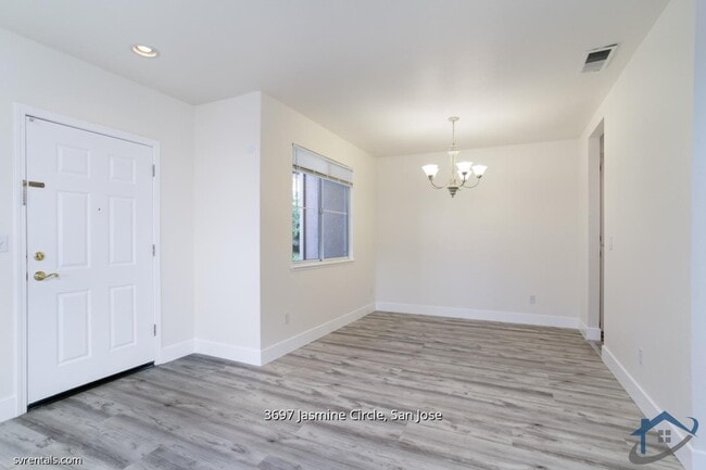 Photo - 3697 Jasmine Cir