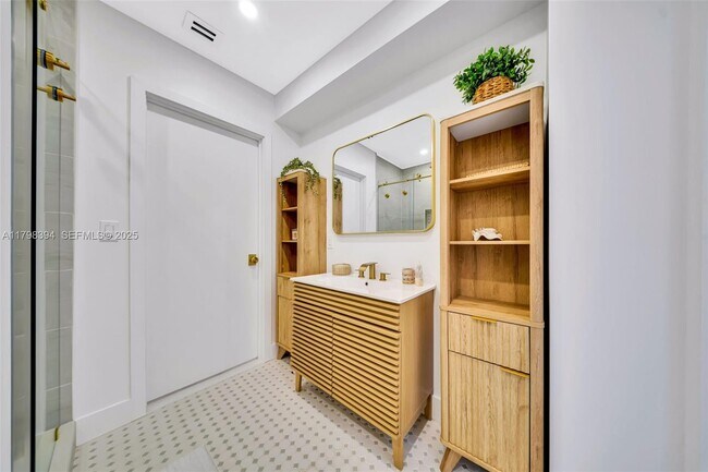 Photo - 129 Nautilus Dr