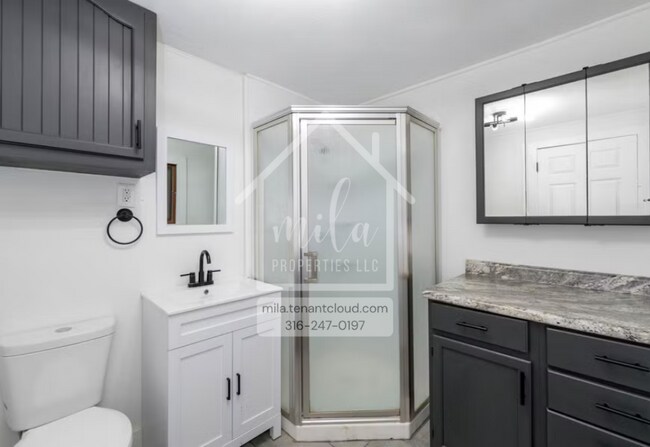 Photo - 128 E 10th Ave