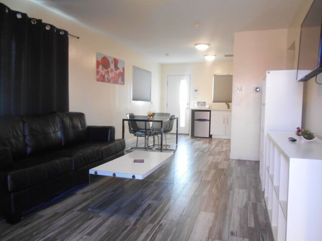 Photo - Charming Fully Remodeled Bungalow in Downt... Unit 1