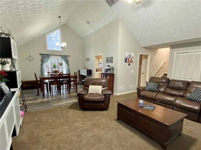 Photo - 1095 Mountain Springs Dr