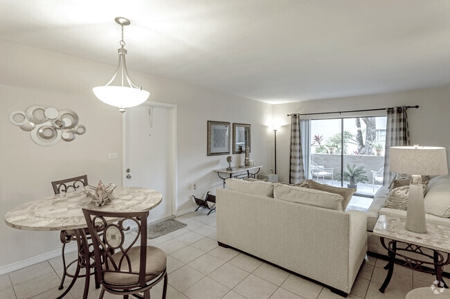 1BR,1BA - 830 SF