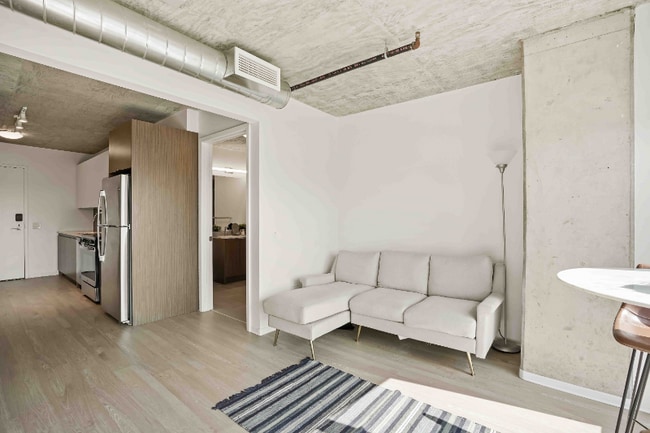 Photo - 2113 S Wabash Ave