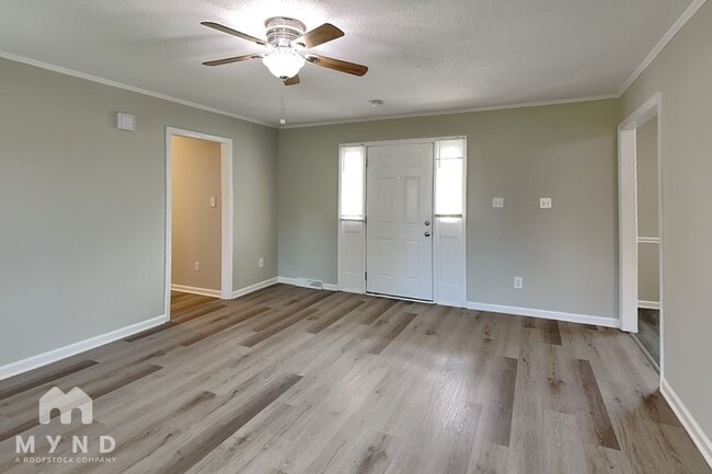 Photo - 906 Edgehill Dr