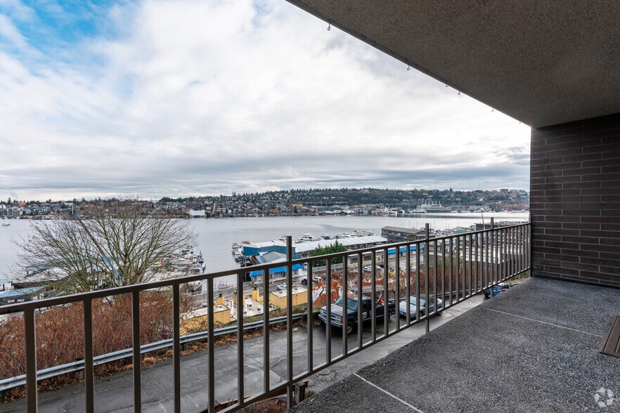 Large Balcony Decks     ks