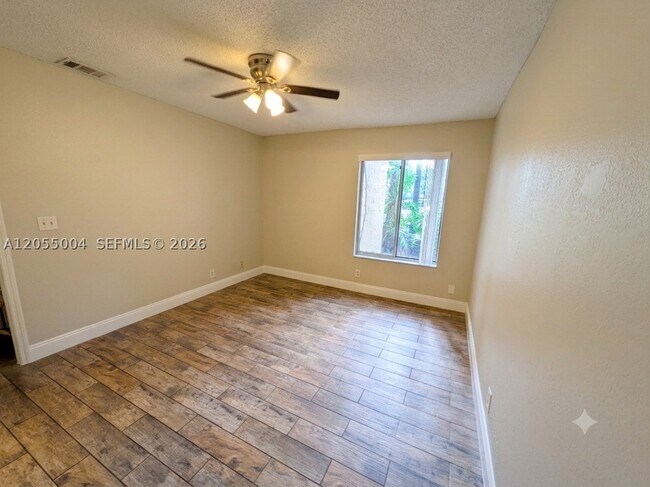 Photo - 3430 Pinewalk Dr N Unit 617