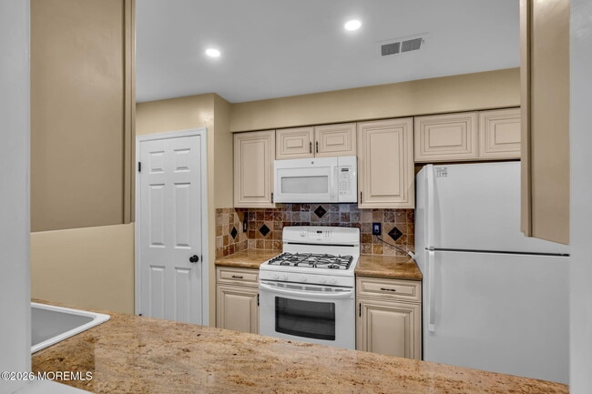 Photo - 390 Crawford St