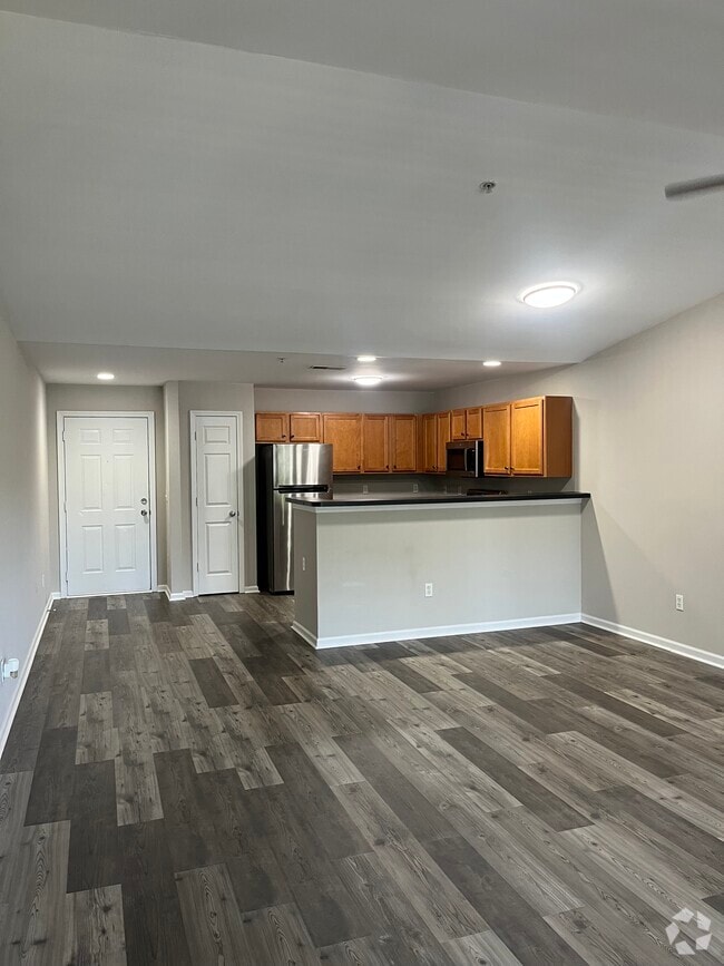 Building Photo - 3716 Cotswold Ave Unit V Rental