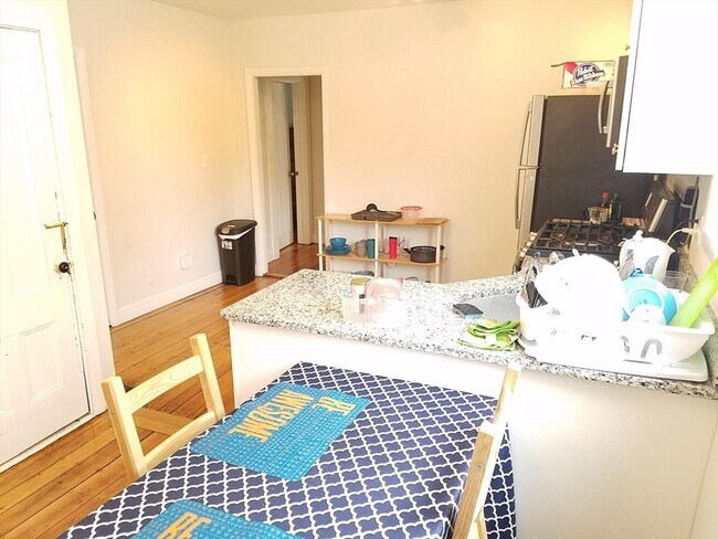 Photo - 100 Flint St Unit 1