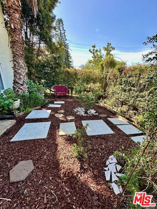 Photo - 1362 Masselin Ave