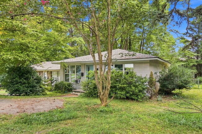Plaza Midwood/Noda Duplex Property