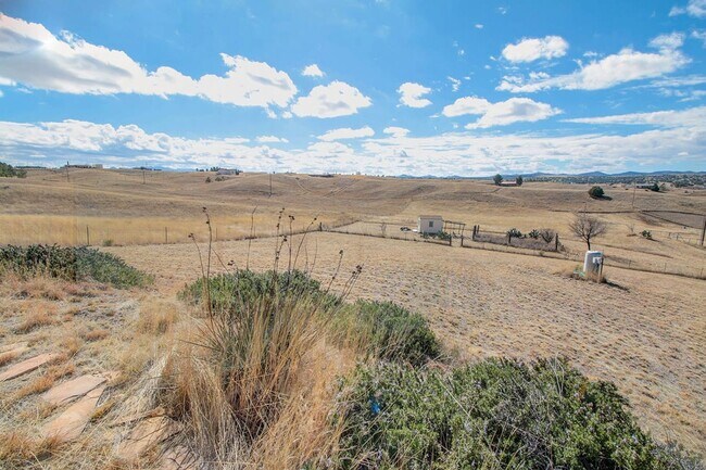 Photo - 31 Deer run in beautiful Sonita with views