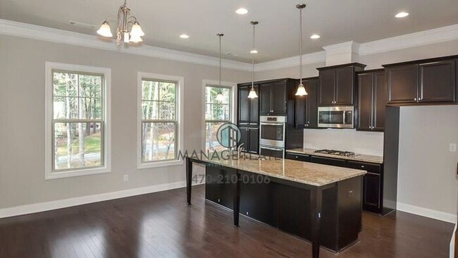Photo - A beautifully designed townhome in the heart of Dunwoody