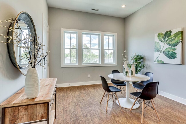 Photo - 2012 D St NE Unit APT 4