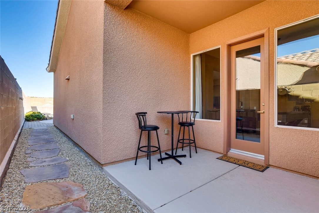 Photo - 2558 Kinghorn Pl