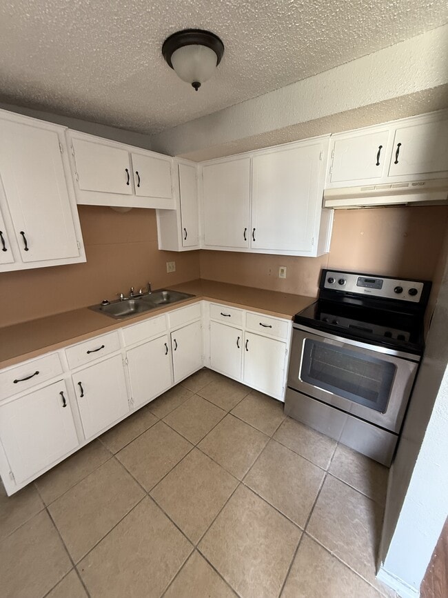 Photo - 504 Rhode Island St