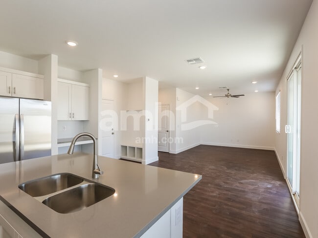 Photo - 8863 N 171st Dr