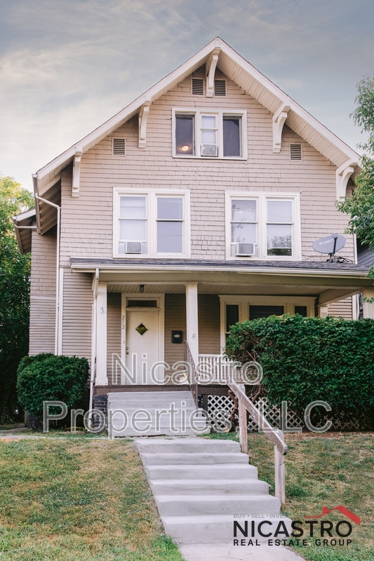 Photo - 252 E Lane Ave