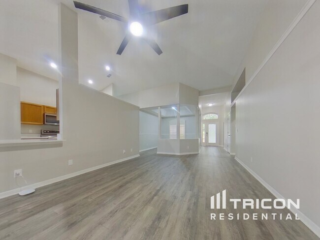 Photo - 906 Woodcraft Dr