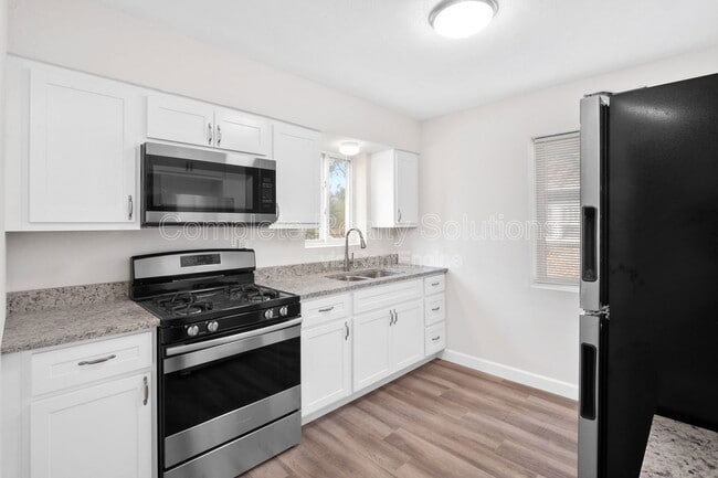 Photo - 7720 Ahern Ave