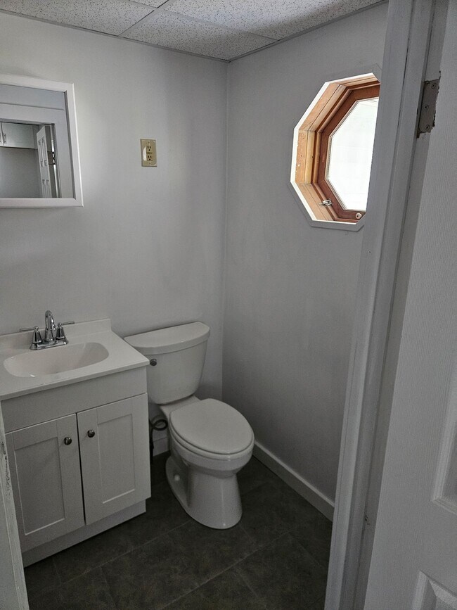 Photo - 301303-303 Summerhill Ave Unit 303