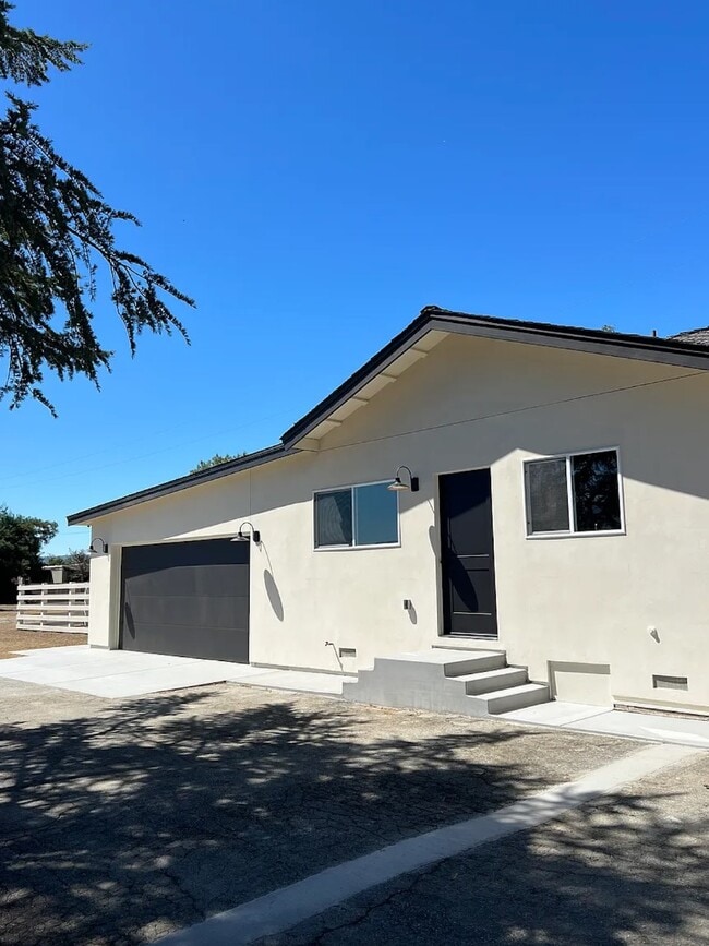Building Photo - 730 Fisher Ave Rental