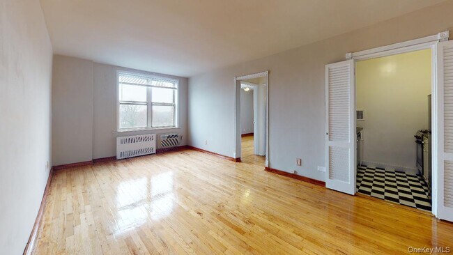 Photo - 66-15 Thornton Pl Unit 6E