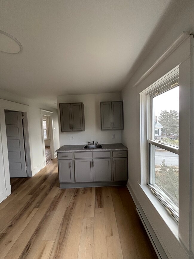 Photo - NEWLY RENOVATED ONE BEDROOM APARTMENT AVAILABLE IN DOWNTOWN DARTMOUTH Unité B