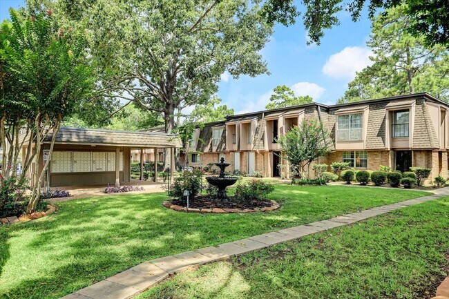 Building Photo - 12633 Memorial Dr Unit 176