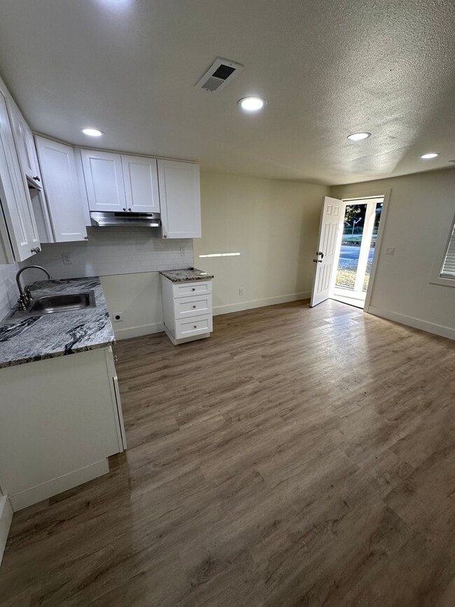 Photo - Mercer Homes Unit 1010-A