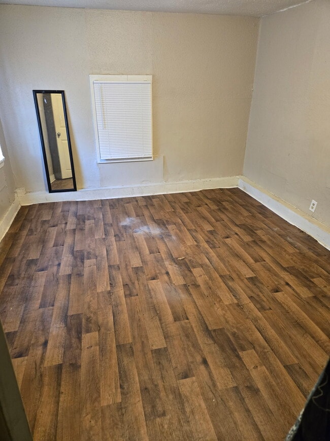 Photo - 1512 1/2 Chandler St