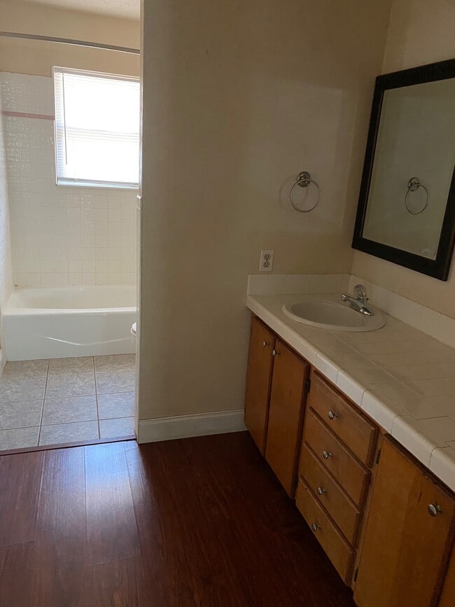 Photo - 2914 Hemlock Dr