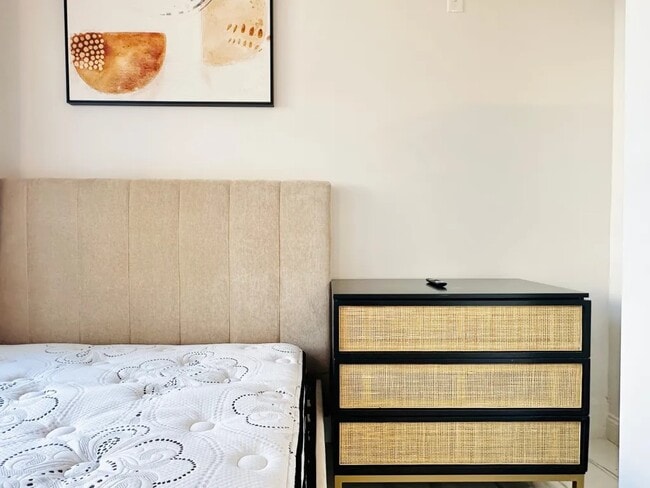 Furnished room/NOT APARTMENT