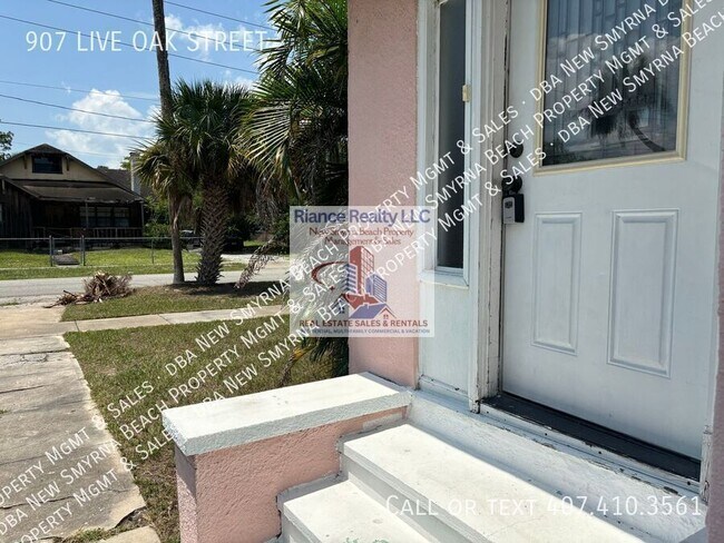 907 Live Oak St House House Rental - Image