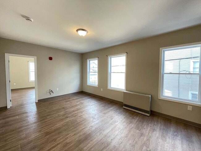 Photo - 463 Beech St Unit 2