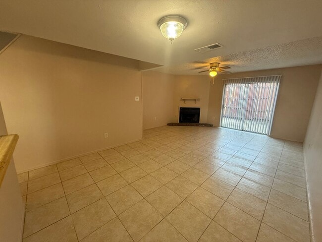 8911-8915 GSRI Ave
